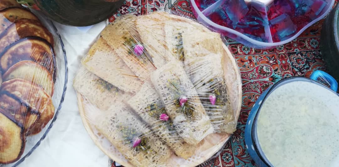 نمایشگاه غذاهای محلی دانش آموزان باران اندیشه به مناسبت روز رشت